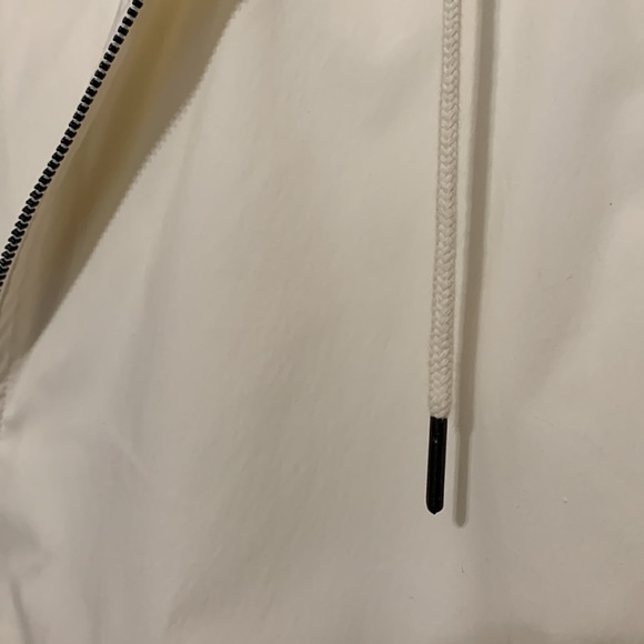 XL Zara Windbreaker in Cream with Hood - Picture 6 of 14